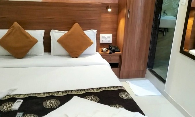 Andheri Hotel | Hotel Aiston Inn