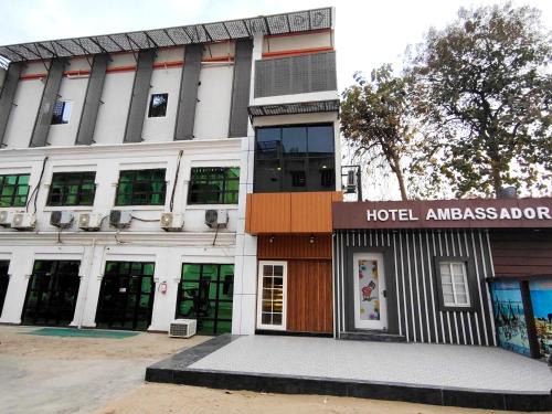 Varanasi Hotel | Hotel Ambassador Varanasi