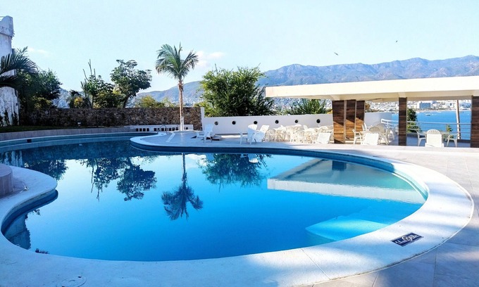 Caleta Hotel | Hotel Aristos Acapulco