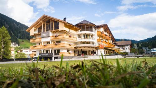 Corvara in Badia Hotel | Hotel Arkadia - "Adults Only"