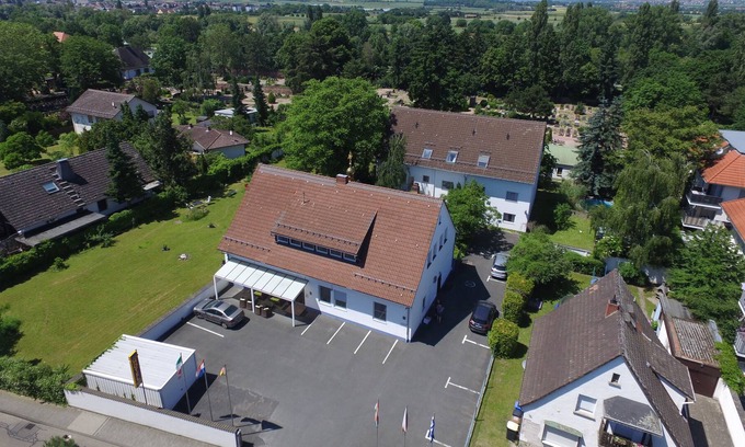 Raunheim Hotel | Hotel Attaché Frankfurt Airport Raunheim