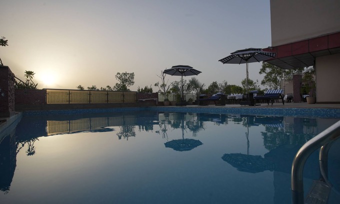 Agra Hotel | Hotel Atulyaa Taj