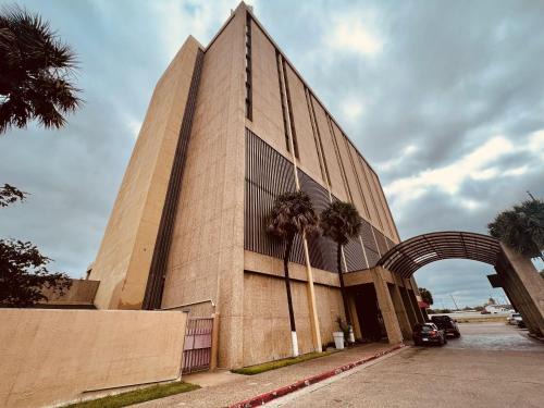 Western Division Hotel | Hotel AVA Laredo