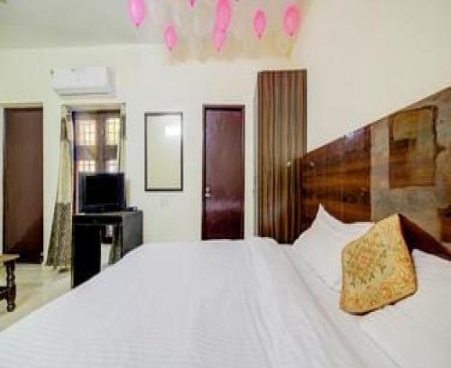 Faizabad Hotel | Hotel Ayodhya Palace - 400 Mtrs from HANUMAN GARHI