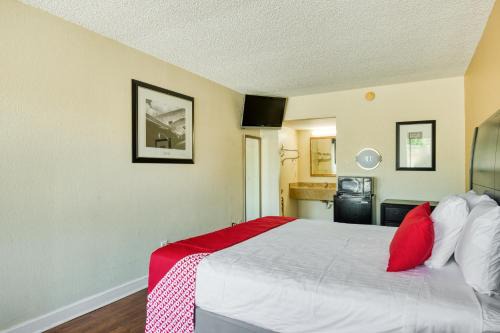 Sky Lake Hotel | Hotel Belair Orlando Near Florida Mall