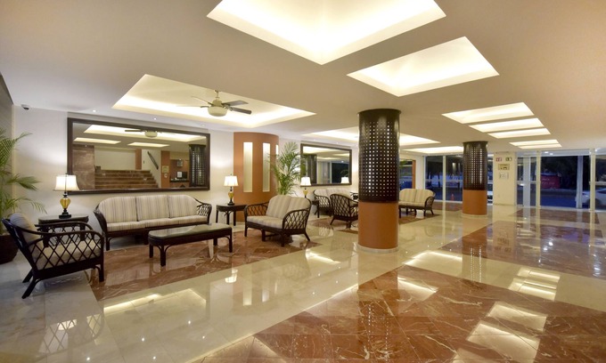 Downtown Cancun Hotel | Hotel Bonampak