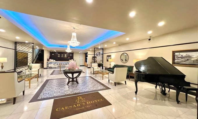 Avenida Revolucion Hotel | Hotel Caesar's