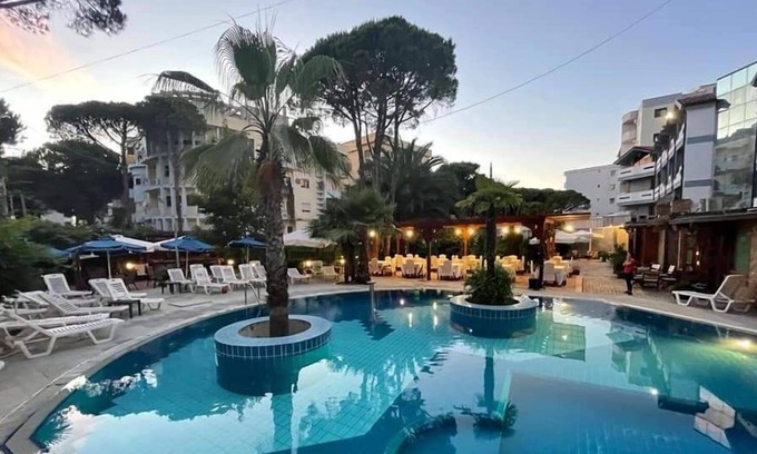Kavaje Hotel | Hotel California Resort