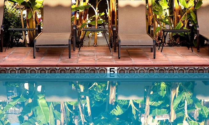 Tahquitz River Estates Hotel | Hotel California