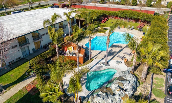 San Luis Obispo Hotel | Hotel Calle Joaquin