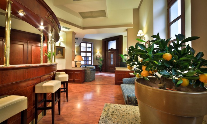 Zizkov Hotel | Hotel Carlton