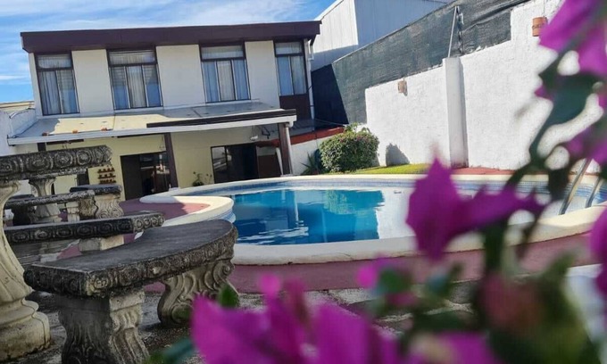 Alajuela Hotel | Hotel Casa Tago
