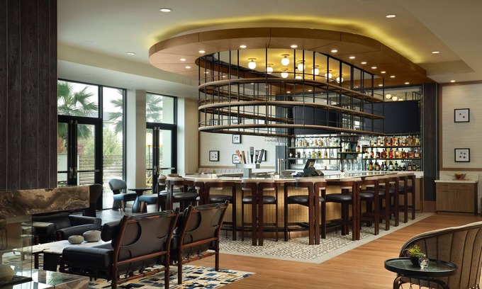 Rohnert Park Hotel | Hotel Centro Sonoma Wine Country, Tapestry Collection Hilton