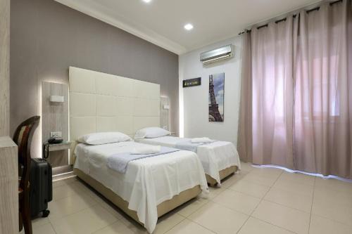 Naples City Centre Hotel | Hotel Cesare 14