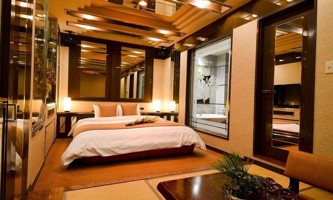 Sakai Ward Hotel | HOTEL CHANT - Adults Only
