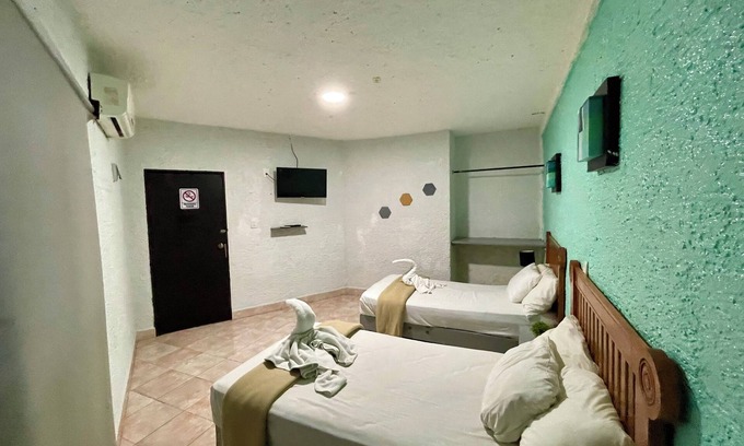 Downtown Cancun Hotel | Hotel Chi Ibal Hu Cancun