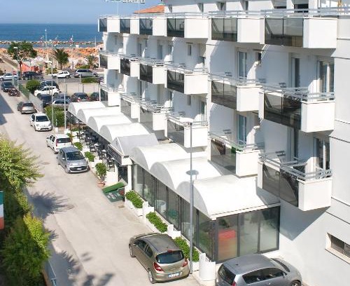 Torre Pedrera Hotel | Hotel Ciondolo D'Oro 5 minuti da Rimini Fiera con parcheggio gratuito