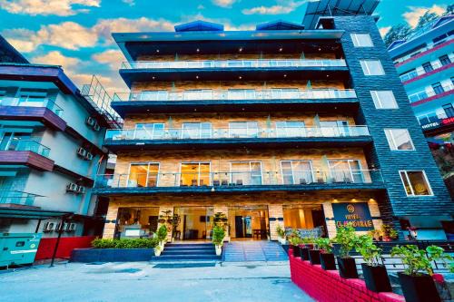 Bhagsu Nag Hotel | Hotel Classic Hills Bhagsunag Luxury Stay #Best Hotel in Mcleodganj #Mountain View Balcony Rooms #Spacious Parking #Prime Location in Dharamshala #Near Bhagsunag Waterfall #Top Selling Property in Mcleodganj