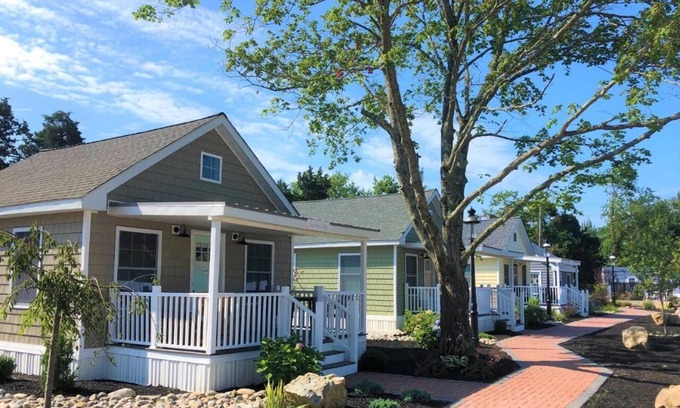 Lower Township House | Hotel - Coastal Suites Cape May [6, Single King]