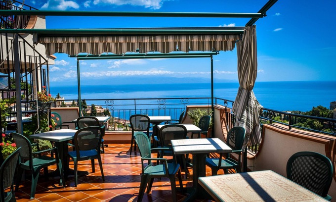 Taormina Hotel | Hotel Condor
