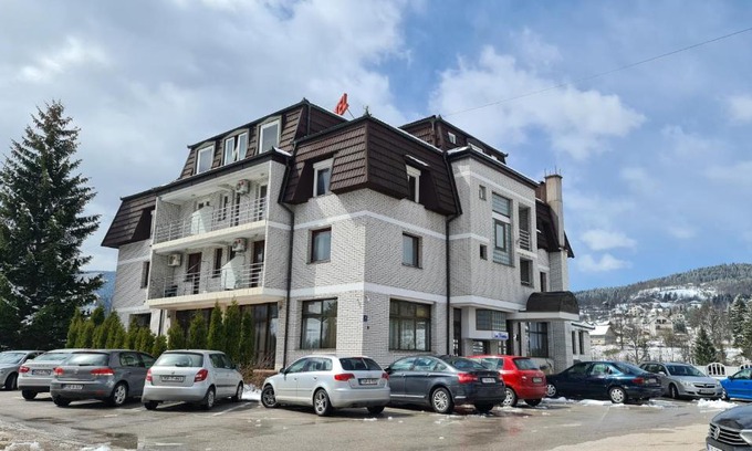 Pale Hotel | Hotel Damis