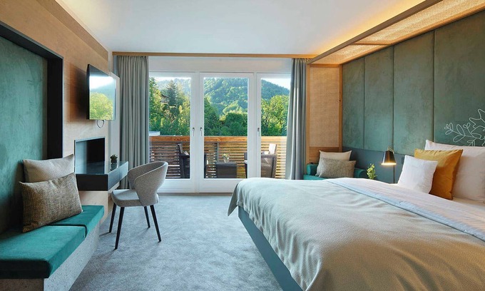 Tegernsee House | Hotel DAS TEGERNSEE - Deluxe double room with mountain view