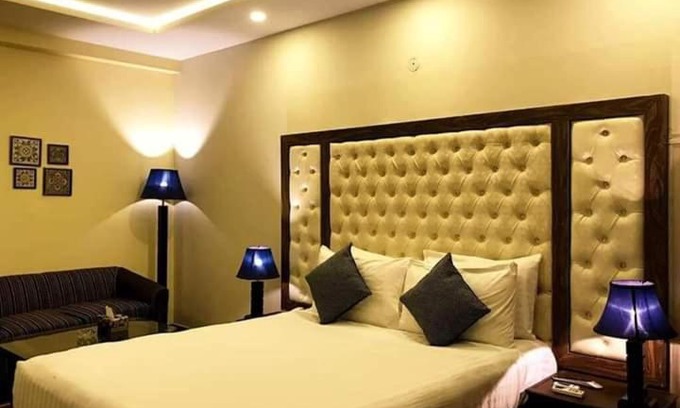 Lahore Hotel | Hotel Day In 2