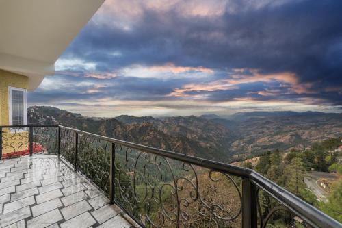 Shimla Hotel | Hotel Deepwoods