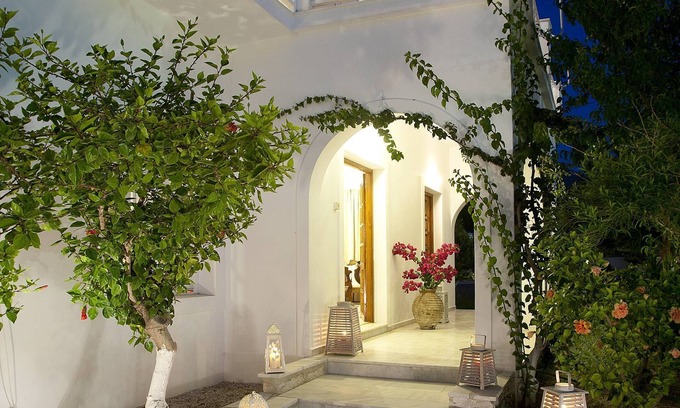 Paros Hotel | HOTEL DOUKISSA