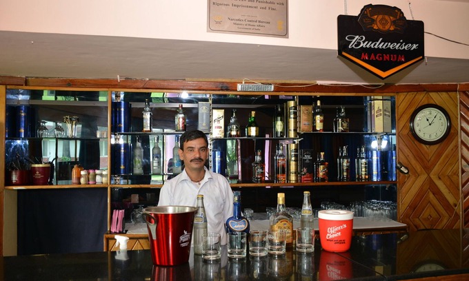 Paltan Bazaar Hotel | Hotel Drona