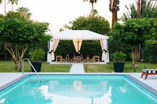 Warm Sands Hotel | Hotel El Cid by AvantStay Mid-Century Charm with Poolside Cabanas