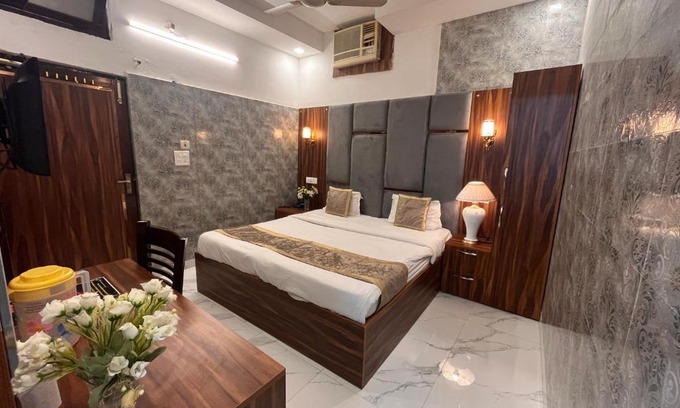 Paltan Bazaar Hotel | Hotel Embassy