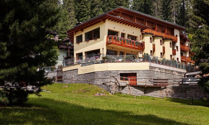 Madonna di Campiglio Hotel | Hotel Erika