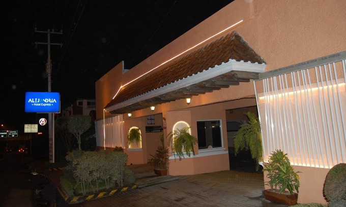 Emiliano Zapata Hotel | Hotel Express Alejandría