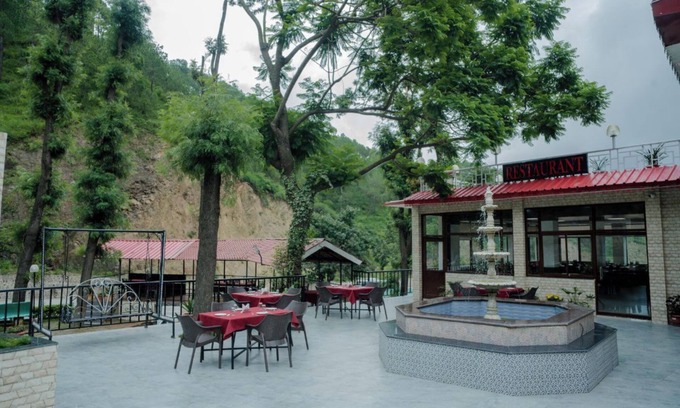Kandaghat Hotel | Hotel Falcon Crest
