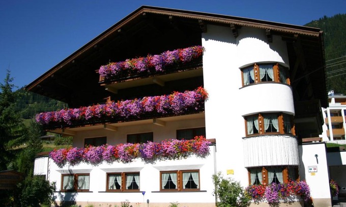 Sankt Anton am Arlberg Hotel | Hotel Garni Senn