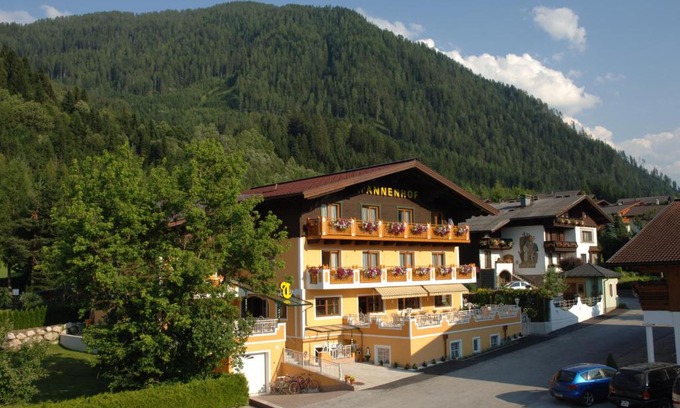 Flachau Apartment | Hotel Garni Tannenhof