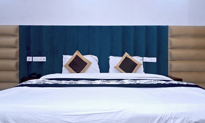 New Delhi Hotel | Hotel Golden By Admire Stay