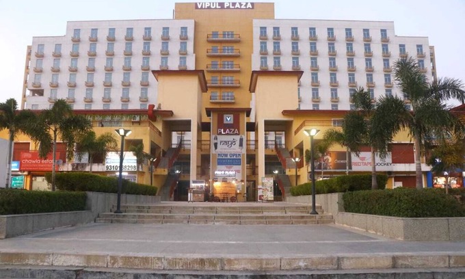Faridabad Hotel | Hotel Grand 81