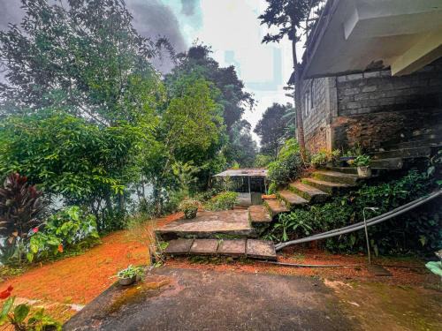 Dambulla House | hotel Green lake castlereagh