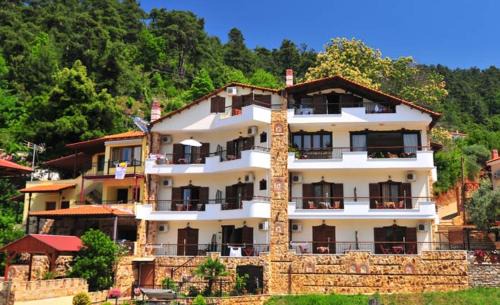 Chrisi Akti Apartment | Hotel Hera