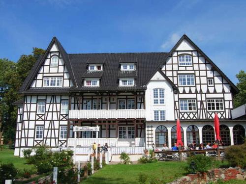 Kloster Hotel | Hotel Hiddensee Hitthim