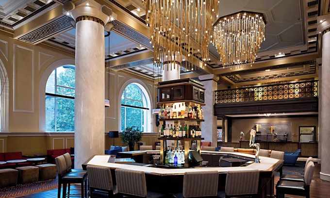 Downtown Houston Hotel | Hotel ICON Autograph Collection by Marriott
