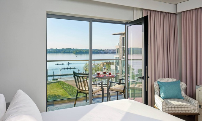Old Town Alexandria Hotel | Hotel Indigo Old Town Alexandria by IHG