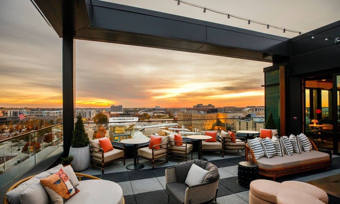 Mile Square Hotel | Hotel Indy, Indianapolis, a Tribute Portfolio Hotel