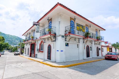 El Hujal Hotel | Hotel Isis