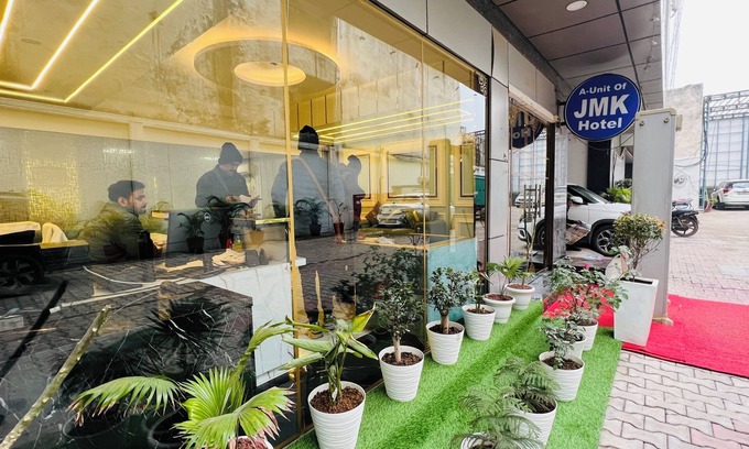 New Delhi Hotel | Hotel JMK
