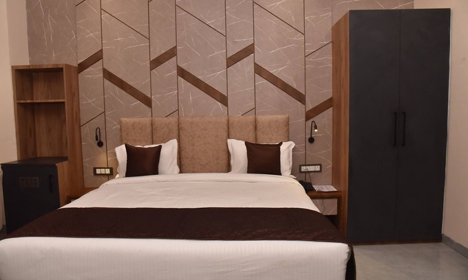 Sitapur Hotel | HOTEL JP INN SITAPUR