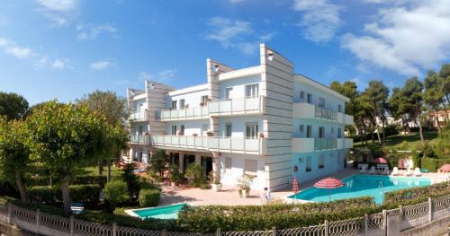 Marcelli Hotel | Hotel Kon Tiki
