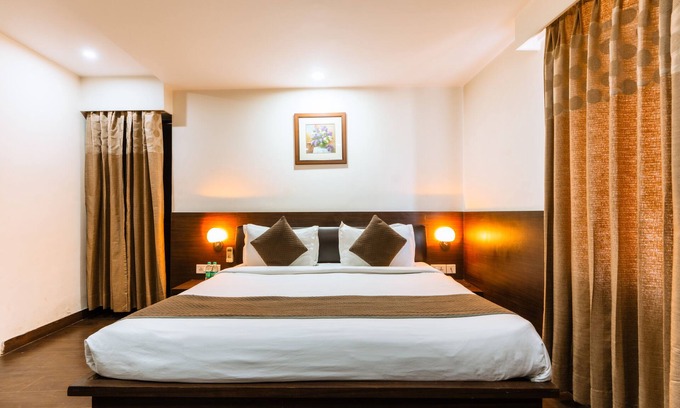 Lalkothi Hotel | Hotel Krishna by KeyMagics